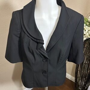 Size Small The limited black shirt sleeve lined blazer